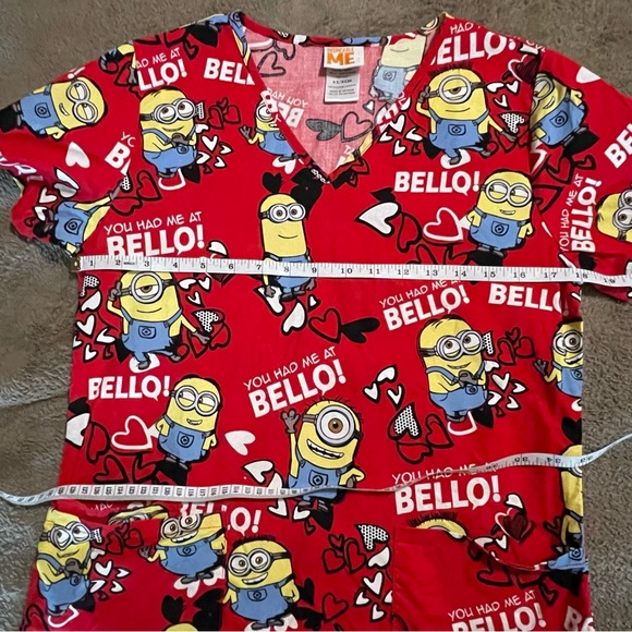 Women’s Despicable Me Scrub Top Minion Size XS - Picture 6 of 8
